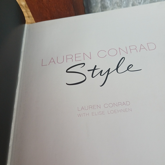 Lauren Conrad Style Book 2010 GUIDE Fashion Designer - Picture 4 of 8